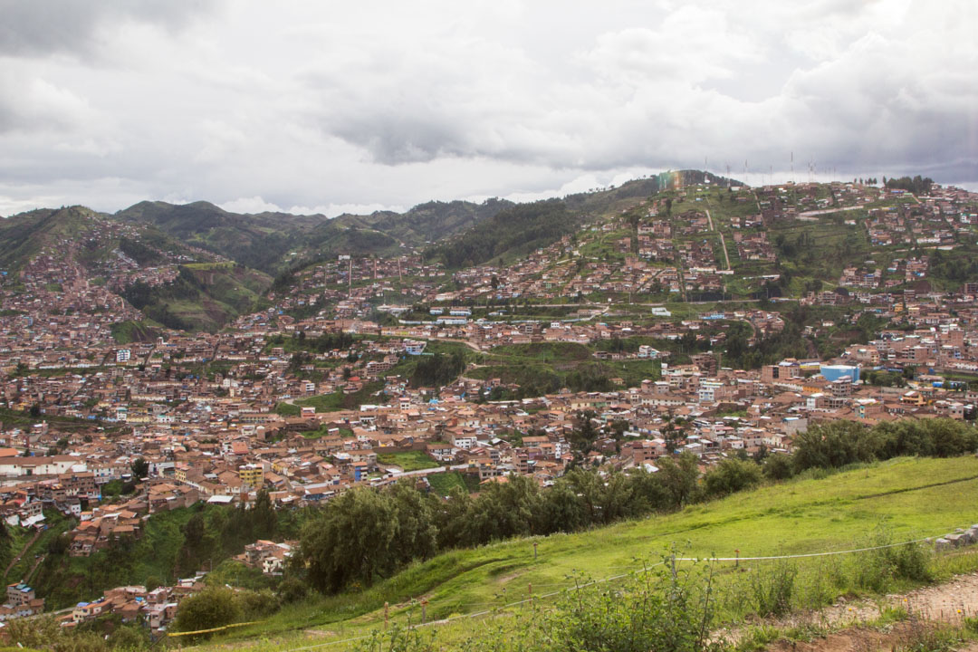 Cuscon kaupunki Saqsaywamanin inkarauniolta katsottuna