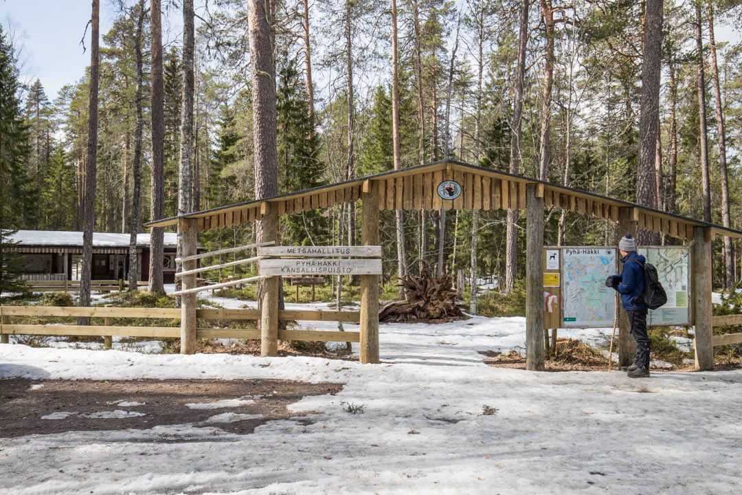 vaeltamassa Pyhä-Häkin kansallispuistossa