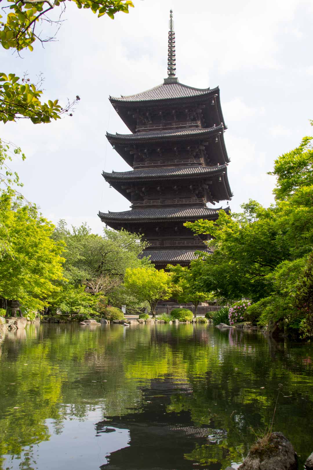 To-jin temppelin pagodi Kiotossa Japanissa