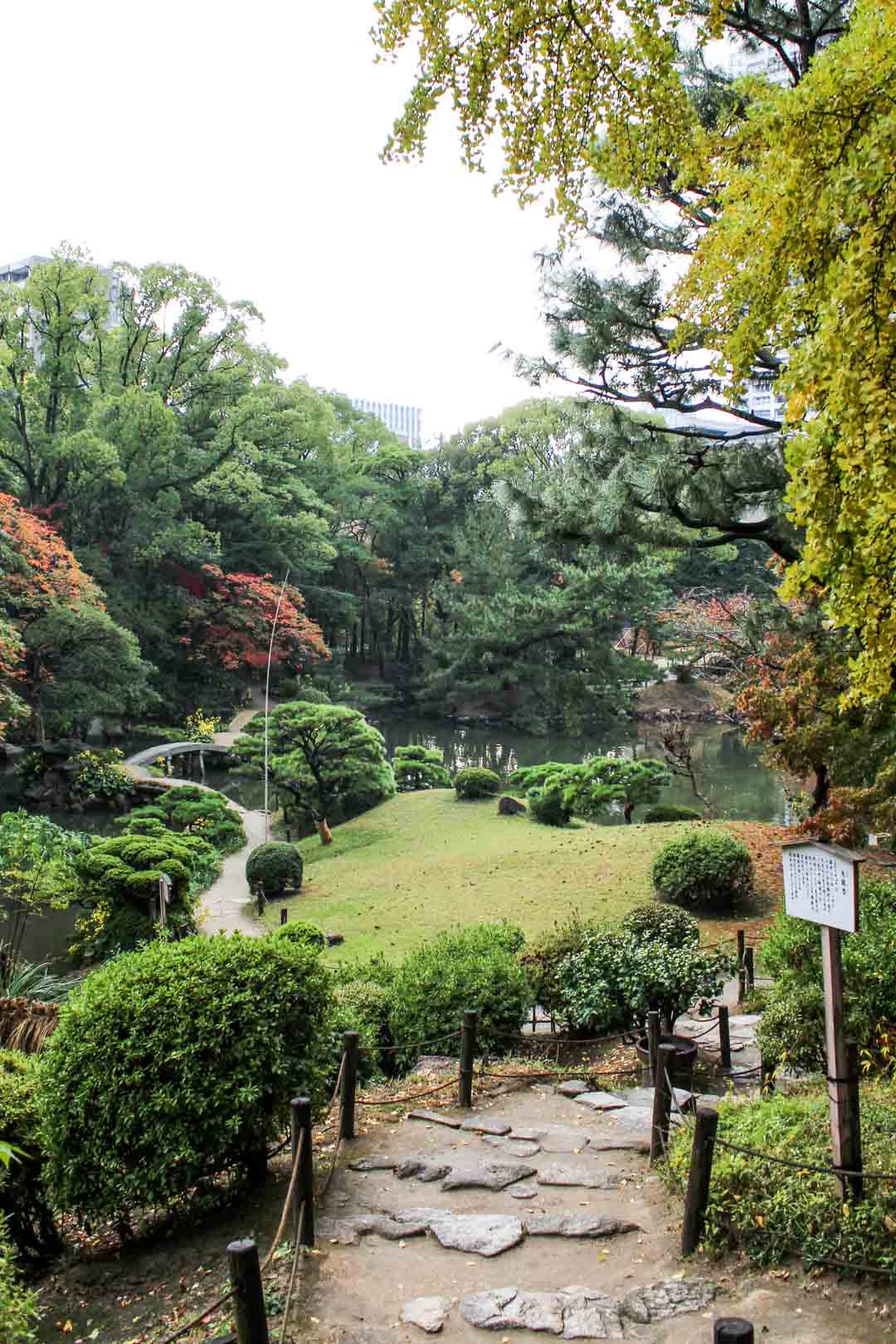 Shukkeien japanilainen puutarha Hiroshimassa Japanissa
