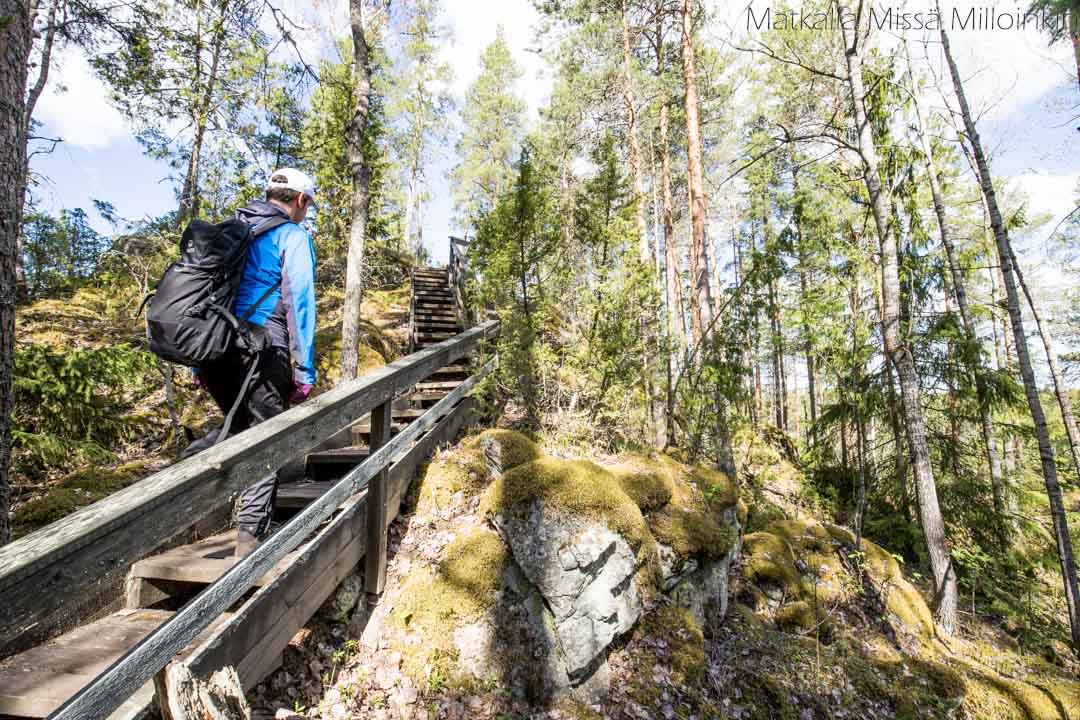 Linnavuoren polku Linnansaaren kansallispuisto Linnavuori