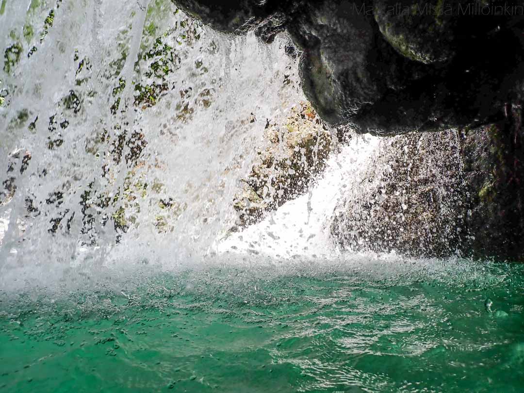Kawasan-vesiputous ja luola, Siguijor Filippiinit. Siquijorin parhaat nähtävyydet