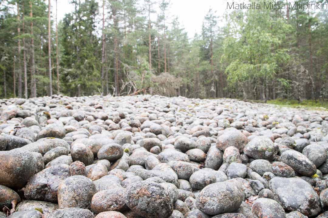 Pyhtään Kaunissaari, pirunpelto