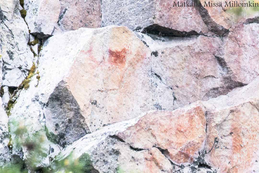 Saraakallion kalliomaalaukset, Laukaa
