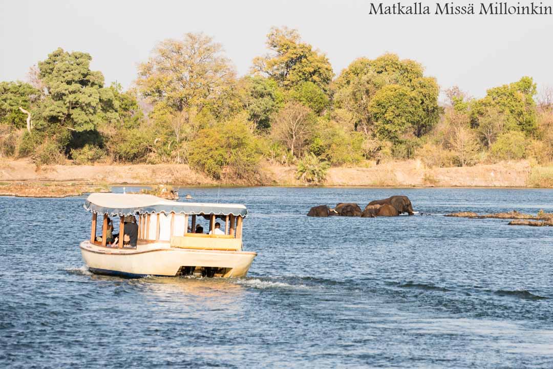 risteily Sambesi-joella Zimbabwe